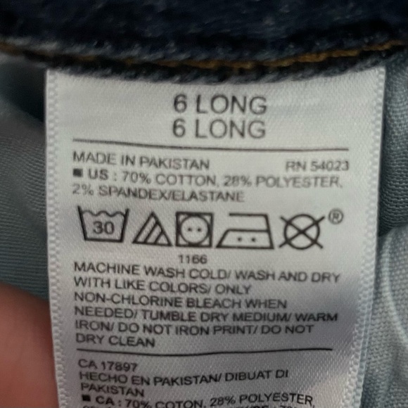 Old Navy Rockstar Skinny Jeans - Picture 3 of 5